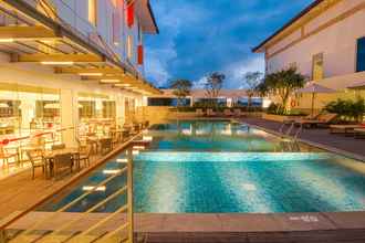 Swimming Pool 4 HARRIS Hotel and Conventions Denpasar Bali