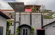 Luar Bangunan 2 Super OYO 3904 Kiki Residence Bali