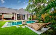 Swimming Pool 7 Nomad Hub Villa Bali