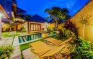 Swimming Pool 4 Nomad Hub Villa Bali