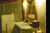 In-room Bathroom NusaBay Lembongan WHM