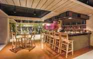 Bar, Kafe dan Lounge 5 Serela Legian by KAGUM Hotels