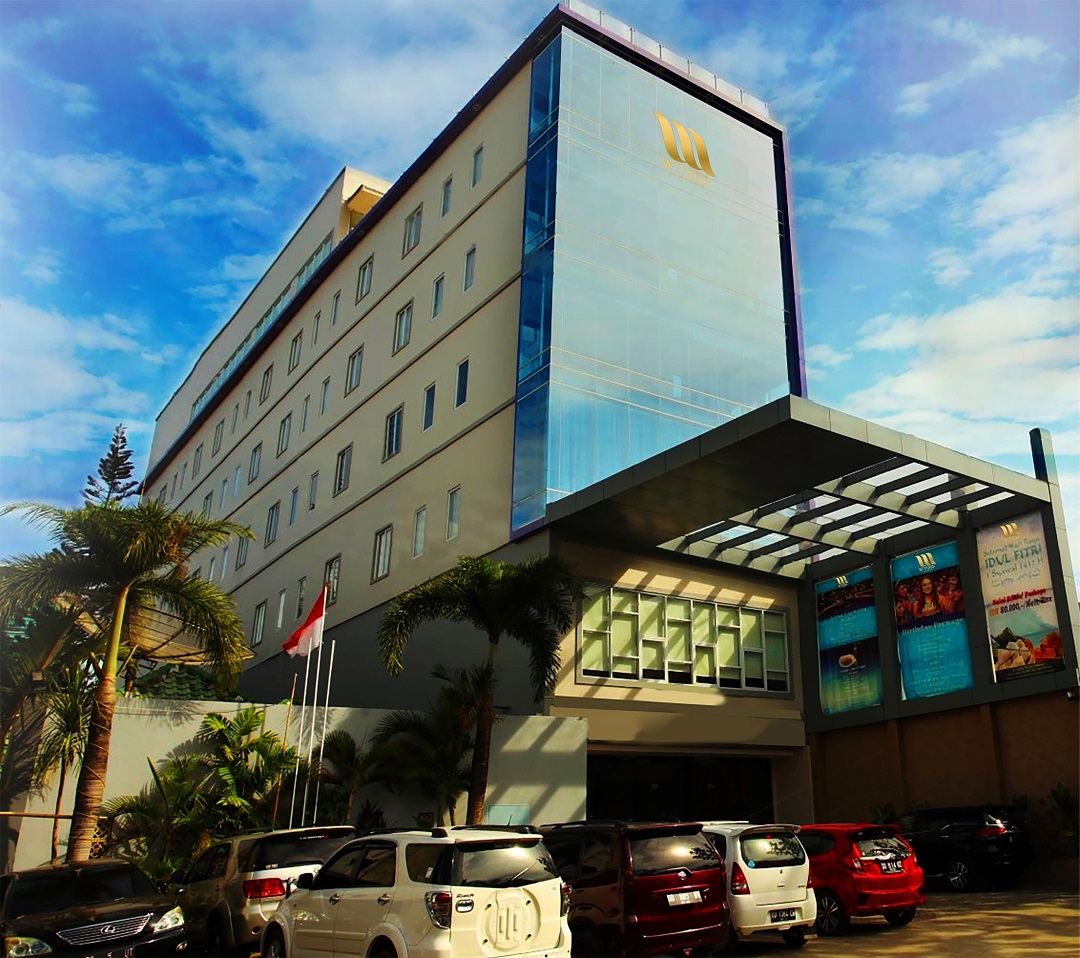 Exterior W Three Premier Hotel Makassar (Formerly Lariz W Three Hotel)