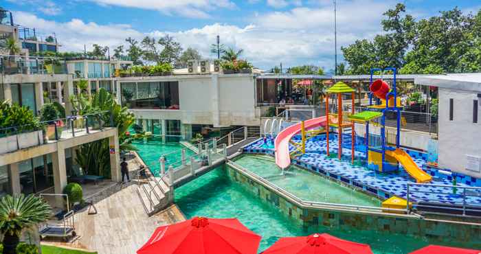 Swimming Pool FuramaXclusive Ocean Beach Seminyak