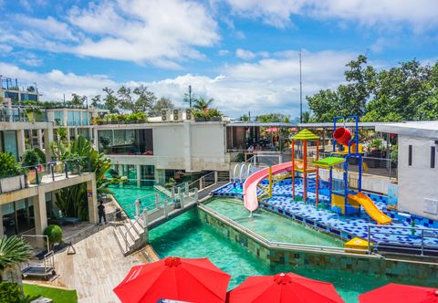 Swimming Pool FuramaXclusive Ocean Beach Seminyak