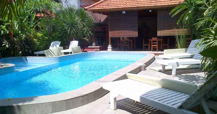 Swimming Pool Adus Beach Inn