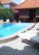 SWIMMING_POOL Adus Beach Inn