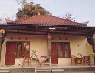 Exterior 2 Adi Homestay