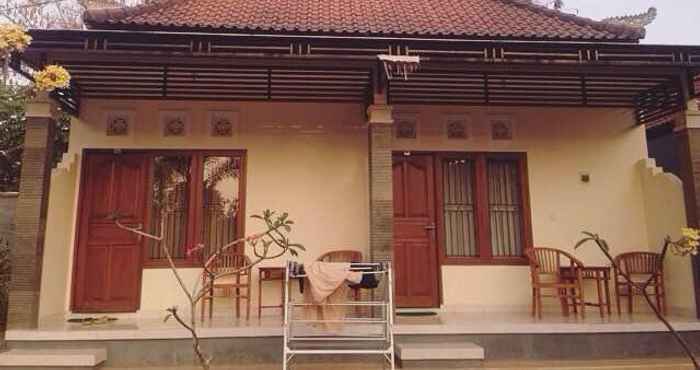 Exterior Adi Homestay