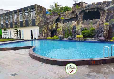 Swimming Pool Angkasa Garden Hotel 