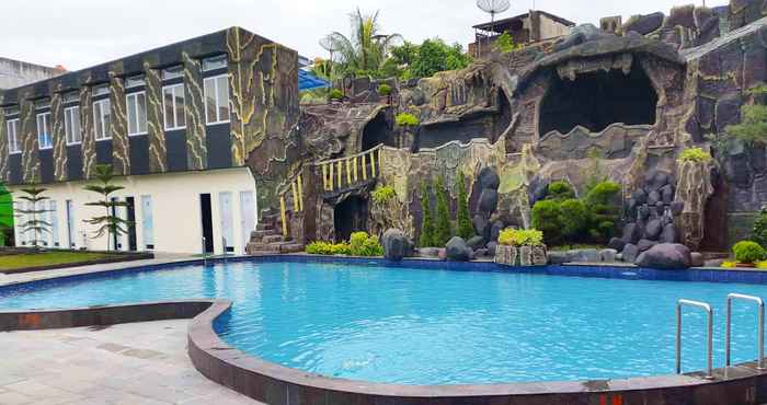 Hồ bơi Angkasa Garden Hotel 
