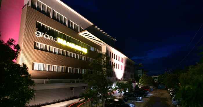 Exterior Grand Nanggroe Hotel