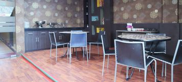 レストラン 5 Majestiq Hotel