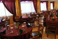 Quầy bar, cafe và phòng lounge Ratu Mayang Garden Hotel