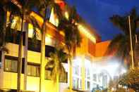 ภายนอกอาคาร Ratu Mayang Garden Hotel