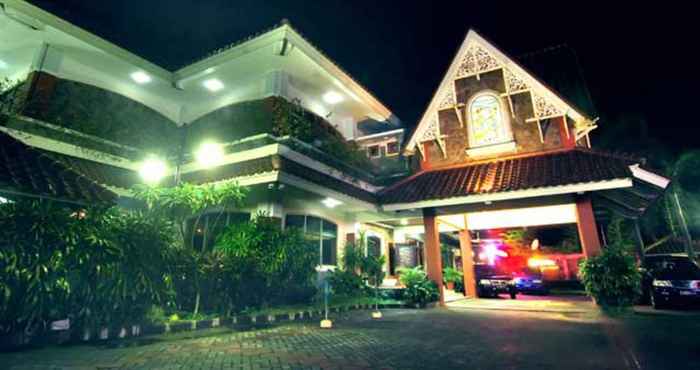 Bên ngoài Pondok Serrata Hotel & Restaurant