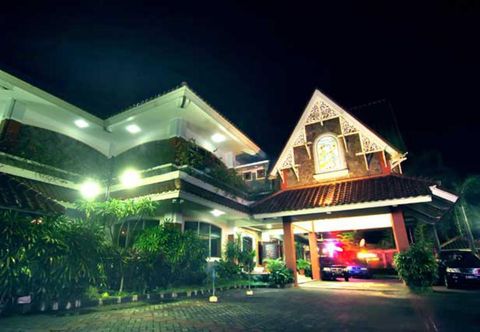 Exterior Pondok Serrata Hotel & Restaurant