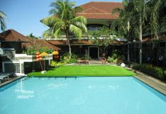 Swimming Pool 7 Pondok Serrata Hotel & Restaurant