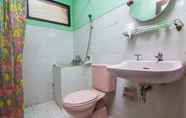 Toilet Kamar 7 Hotel Kencana 