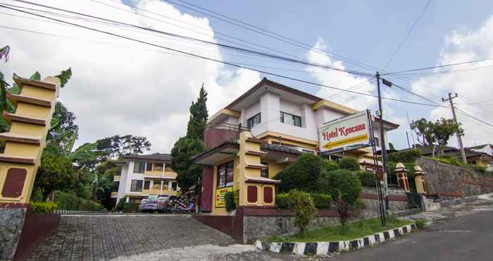 Luar Bangunan Hotel Kencana 