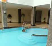 สระว่ายน้ำ 7 Grande Hotel Lampung Powered by Archipelago