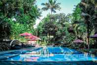 Swimming Pool Kayu Arum Resort