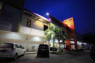 Sabrina Hotel Paninsula , THB 436.13