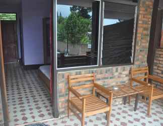 Exterior 2 Ebikel Guest House