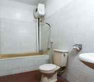 Toilet Kamar 6 Hotel Bagindo