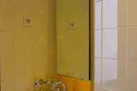 Toilet Kamar Amaris Hotel Bandara Soekarno Hatta