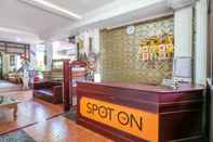 Lobby SUPER OYO 1927 Hotel Candra Adigraha