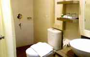 In-room Bathroom 6 Grant Hotel Subang