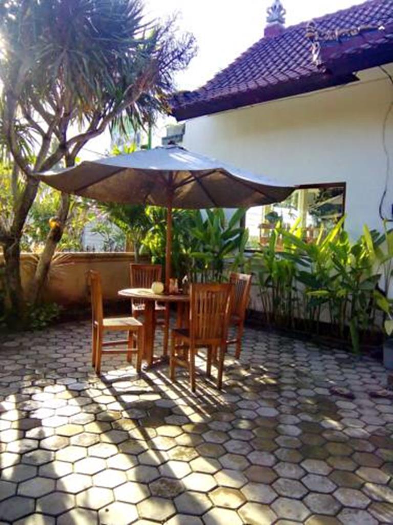 Common Space Arya Inn Nusa Lembongan