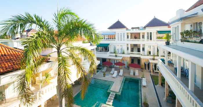 Swimming Pool Bali Court Hotel and Apartments