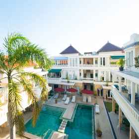 Swimming Pool 1 Bali Court Hotel and Apartments, Kuta Hotels