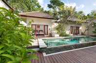 Swimming Pool KU Villas