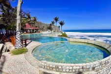 Swimming Pool Queen of The South Resort