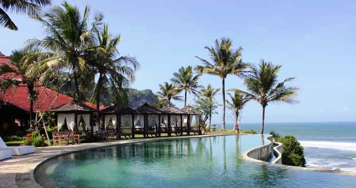 Swimming Pool Queen of The South Resort