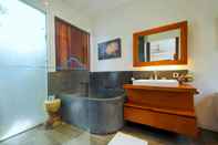 In-room Bathroom Pulau Boutique Villas Bali