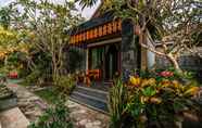 ภายนอกอาคาร 5 D and B Bungalows by WizZeLa