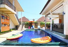 Hồ bơi 4 Lembayung Sari Homestay