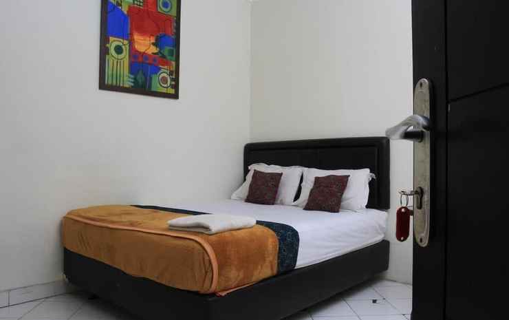Bantal Guling Trans Bandung - Double Standard AC (ROOM ONLY) - Share Bathroom
