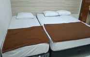 Kamar Tidur 4 Bantal Guling Trans