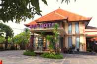 Bên ngoài Efa Hotel