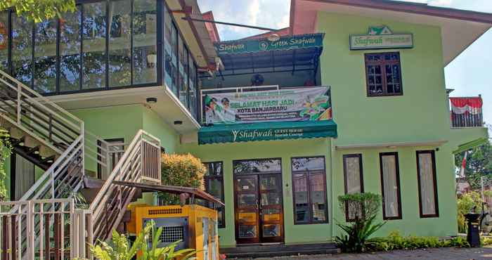 Exterior OYO 90357 Shafwah Guesthouse Syariah