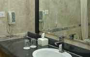 In-room Bathroom 7 Hotel Permata In 