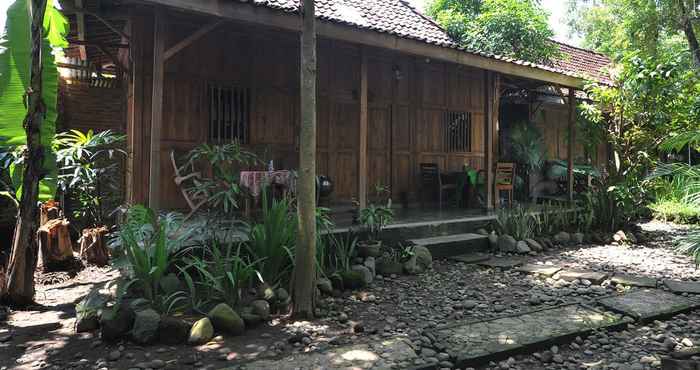 Bên ngoài Omah Tembi Homestay