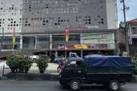 ภายนอกอาคาร Emaki Hotel Jatinangor