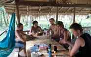 Restoran 2 Surf Camp Siberut