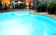 Swimming Pool 5 Hotel Intan Cirebon